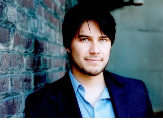 米昆·费尔布拉泽 Meegwun Fairbrother照片