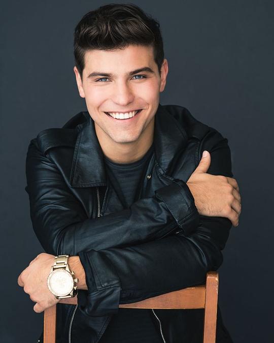 卢克·比利克 Luke Bilyk照片