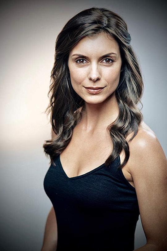 坦妮拉·瑞德 Tennille Read照片