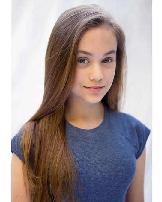 艾拉·巴伦坦 Ella Ballentine照片