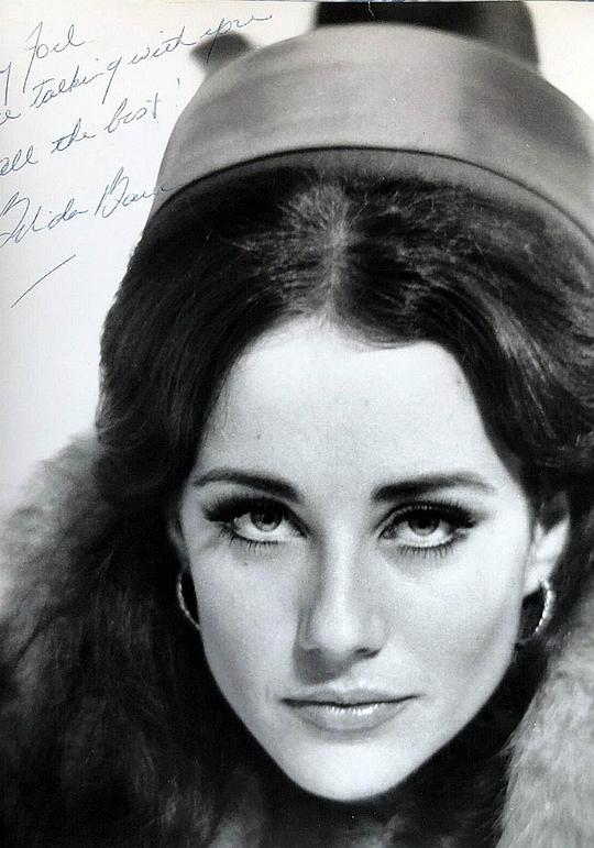 贝琳达·宝儿 Belinda Bauer照片