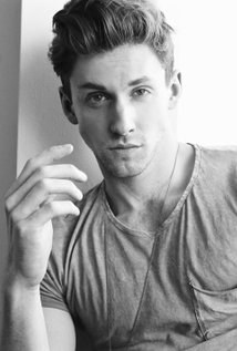 Stephen Tracey照片