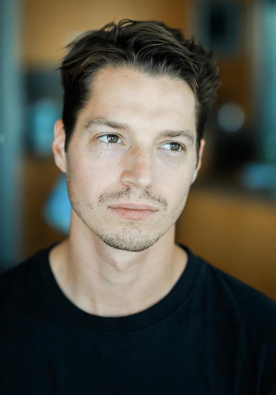 泰森·阿纳 Tyson Arner照片