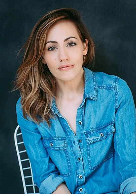 齐比·艾伦 Zibby Allen照片