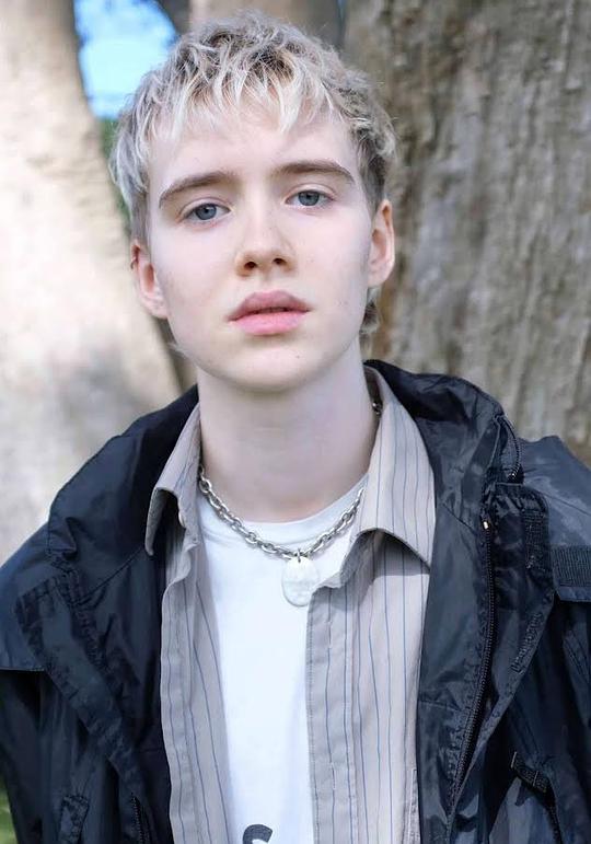 摩根·戴维斯 Morgana Davies照片