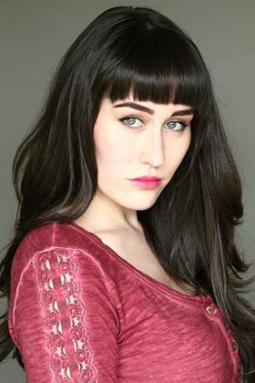 阿米莉亚·伯斯蒂恩 Amelia Burstyn照片