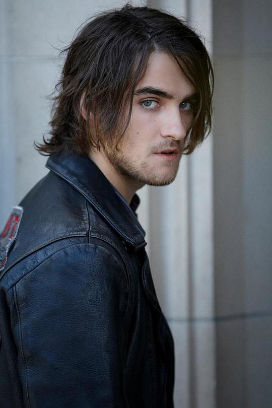 兰登·莱伯隆 Landon Liboiron照片