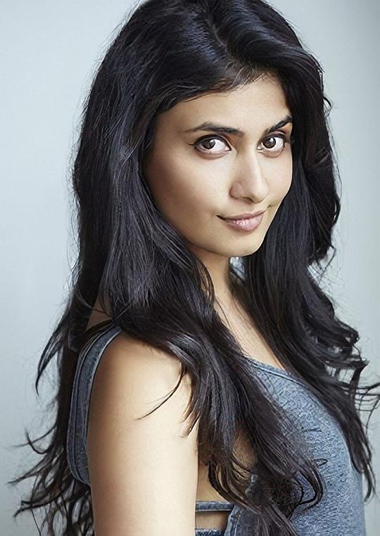 安娜·萨尼 Ana Sani照片