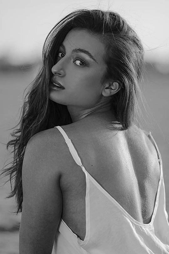 萨娜·阿萨德 Sana Asad照片