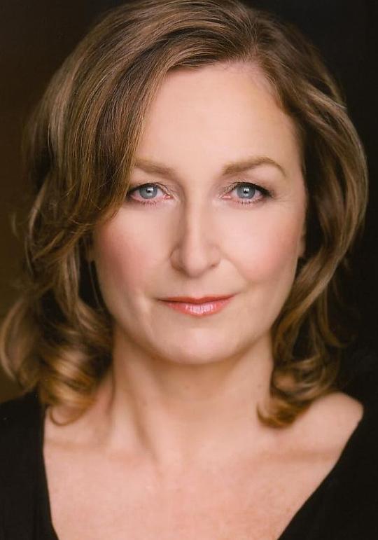 凯瑟琳·麦克纳利 Catherine McNally照片