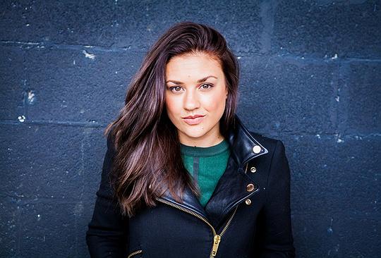 格温琳·库门 Gwenlyn Cumyn照片