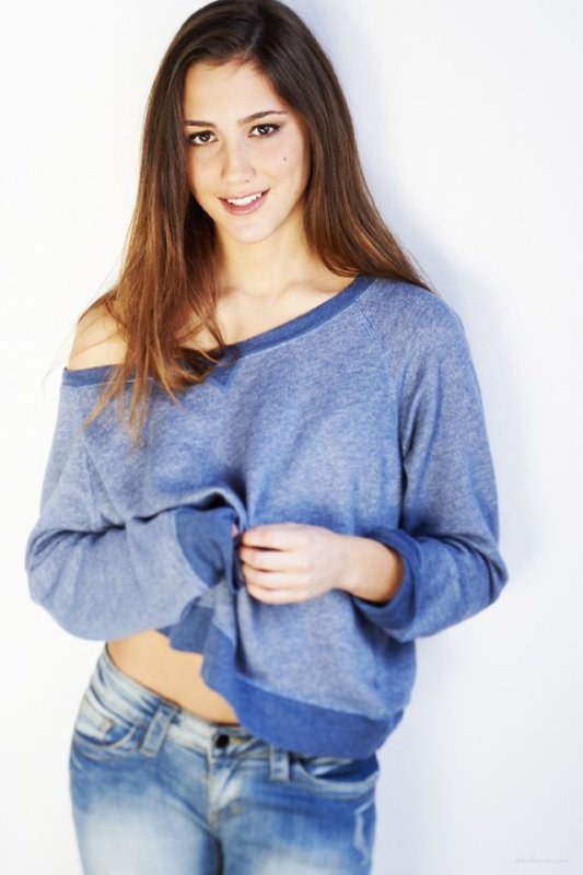 佐伊·贝尔金 Zoë Belkin照片