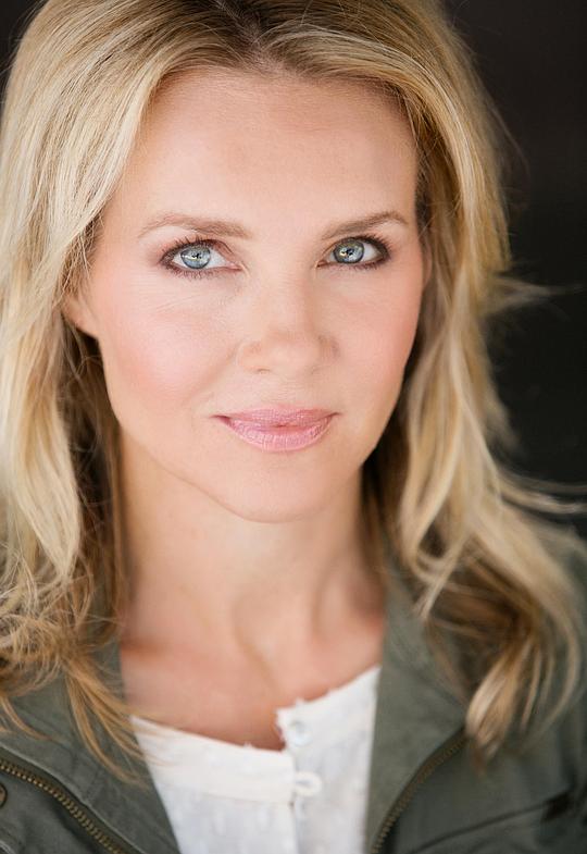 塔妮娅·克里斯汀森 Tanya Christiansen照片