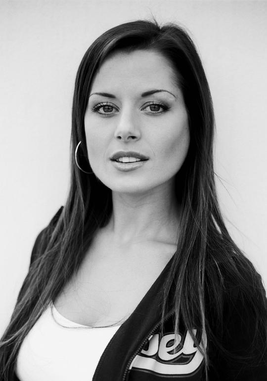 迈德琳·怀斯特 Madeleine West照片