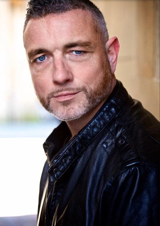 安德鲁·麦克吉奇 Andrew McGeachie照片