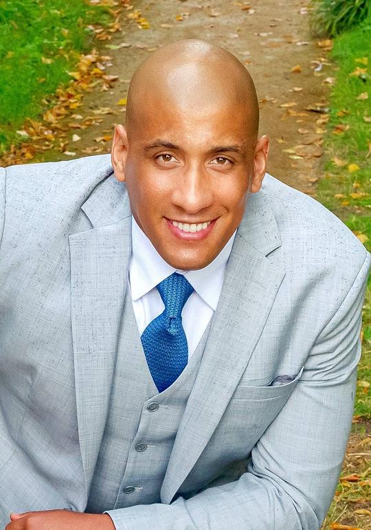 倪腾 Tony Nicholson照片