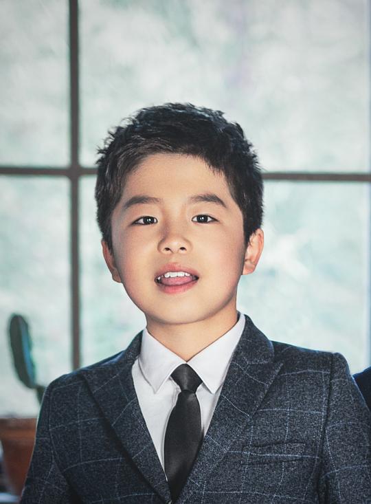 白泽泽 Zeze Bai照片