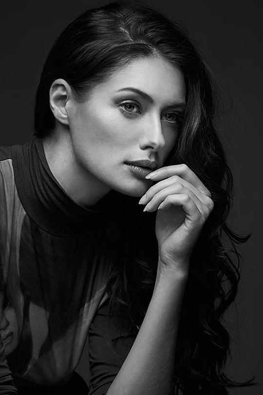 英格丽·玛格斯 Ingrid Margus照片