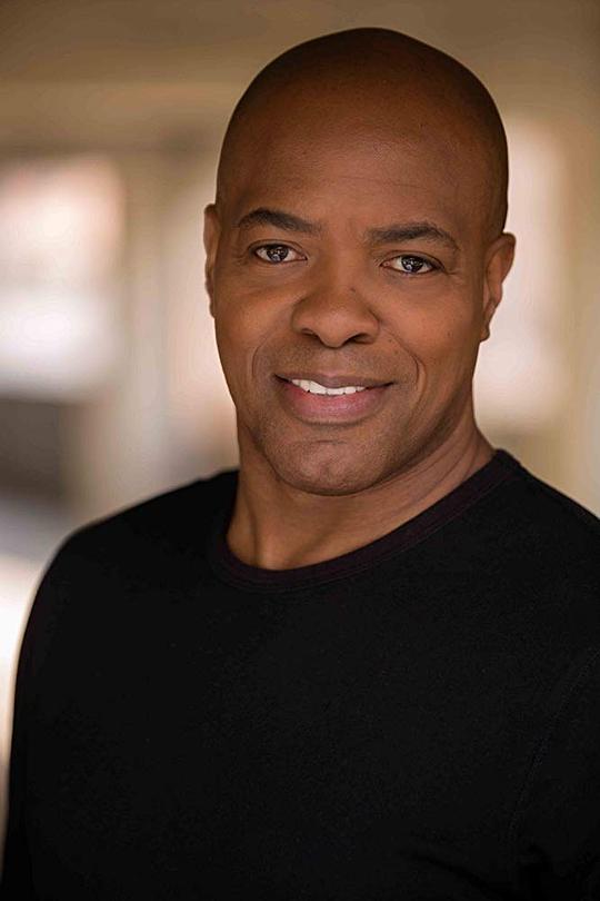 肯尼斯·以色列 Kenneth Israel照片