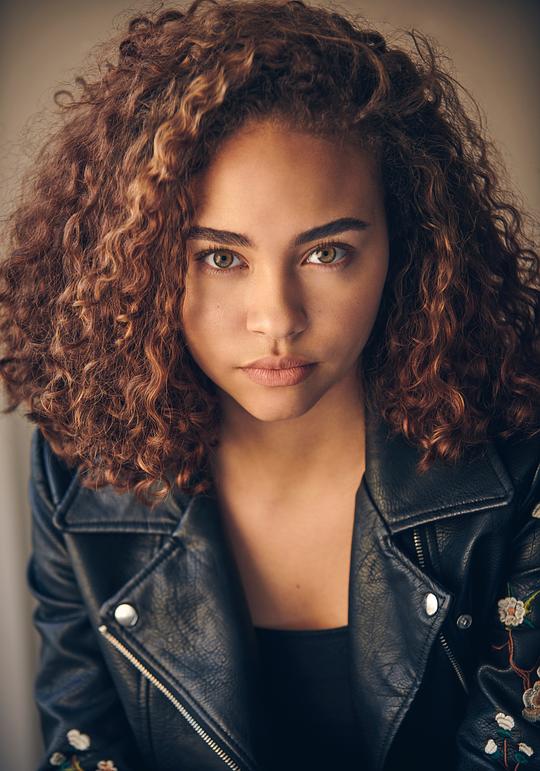 贝利·巴斯 Bailey Bass照片