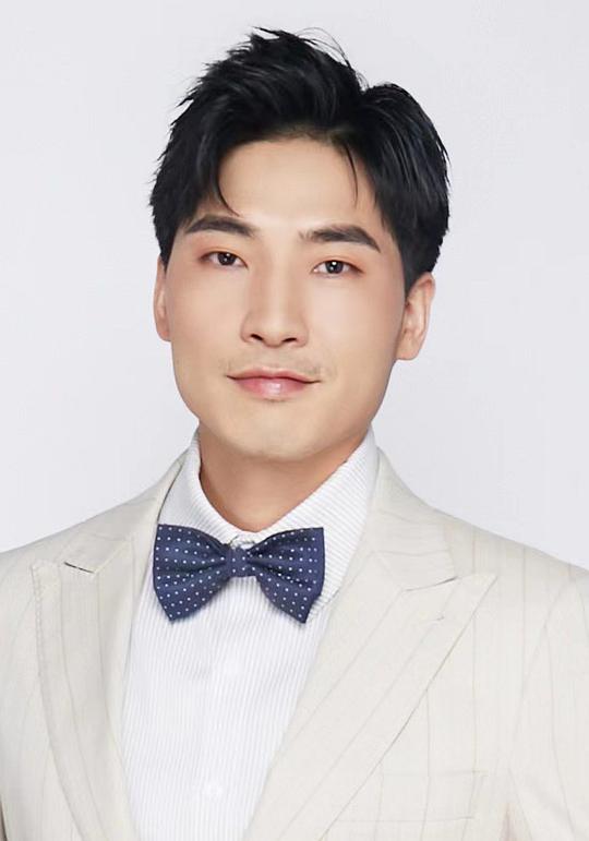 闫昌 Chang Yan照片