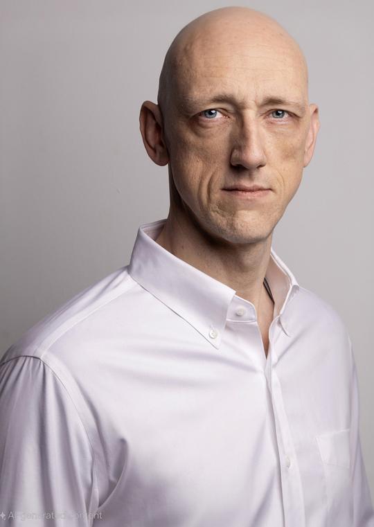 暗真 AJ Donnelly照片