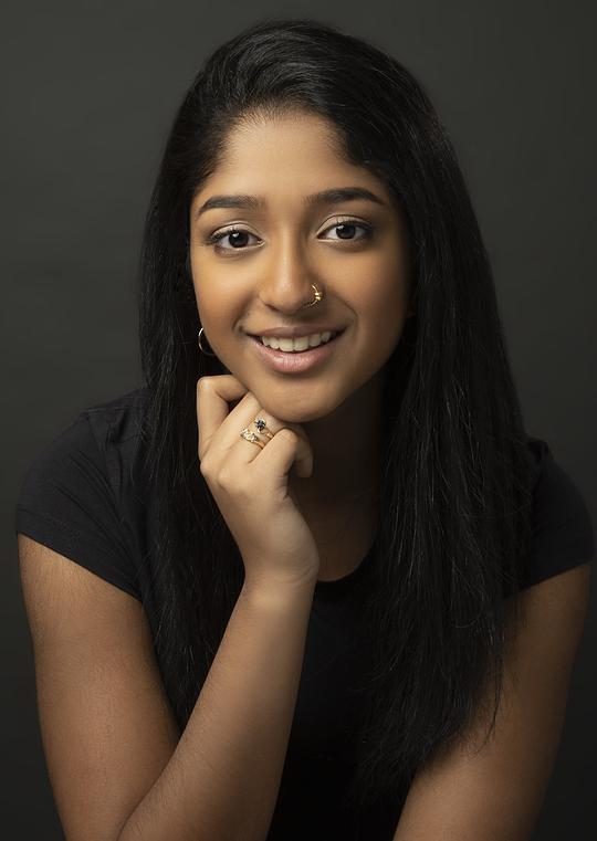 麦特里伊·拉玛克里斯南 Maitreyi Ramakrishnan照片