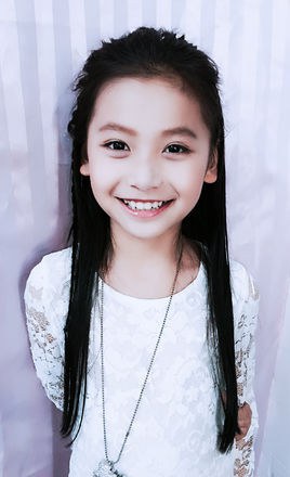 胡晨曦 Chenxi Hu照片