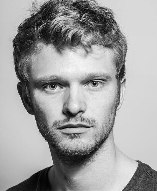 亚历山大·欧文 Alexander Owen照片