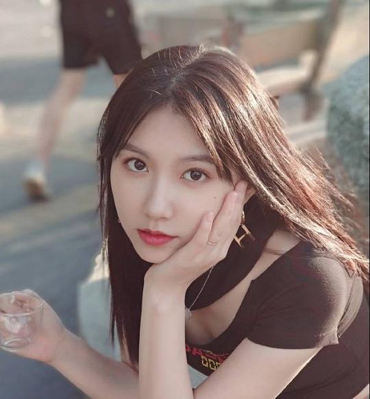 贺灵榣 Lingyao He照片