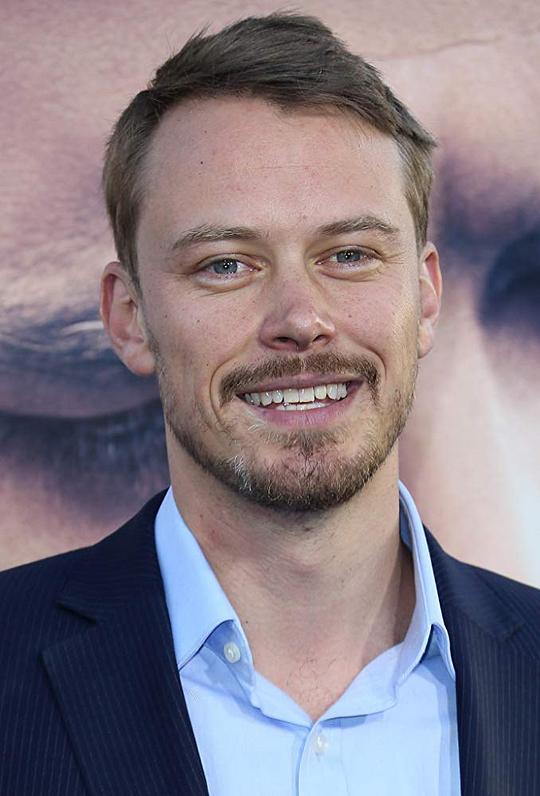 迈克尔·多曼 Michael Dorman照片