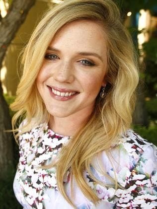 哈丽特·戴尔 Harriet Dyer照片