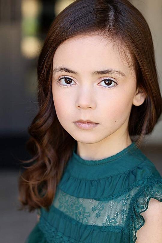 哈拉·芬利 Hala Finley照片