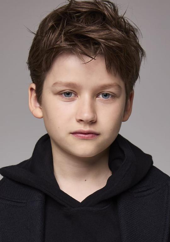 弗莱恩·爱德华兹 Fflyn Edwards照片