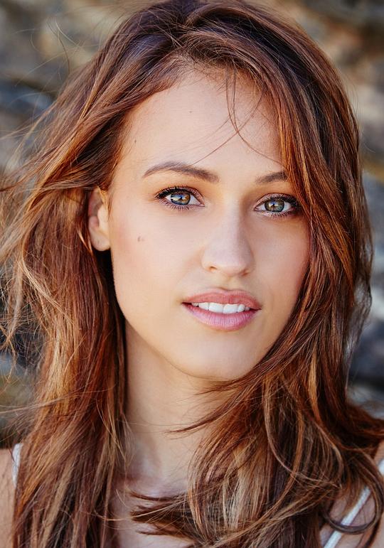 泰丝·多布雷 Tess Dobré照片