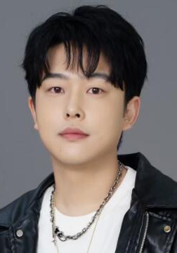 刘明月 Mingyue Liu照片