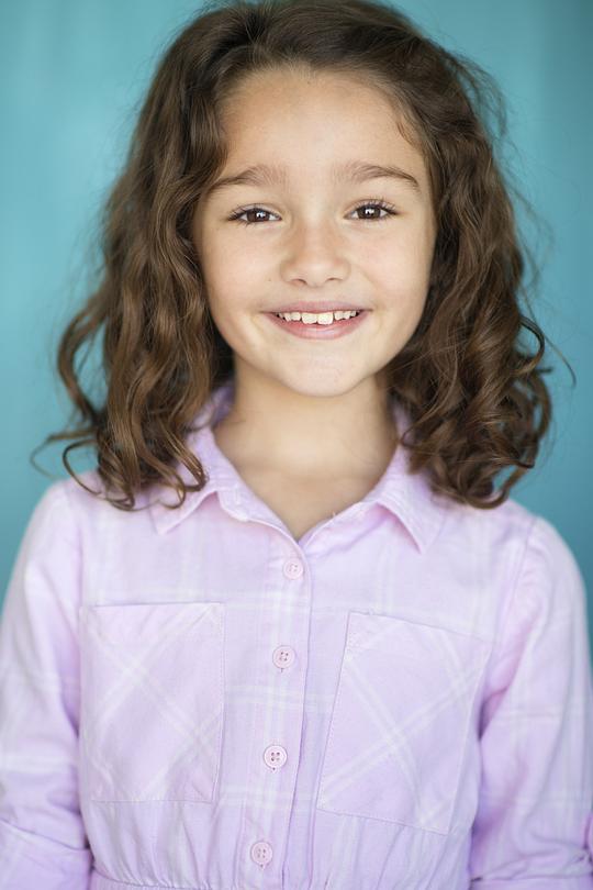 艾娃·卡约菲丽斯 Ava Caryofyllis照片