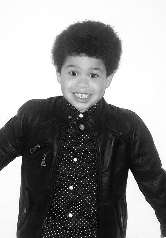 埃赛·丹尼尔·克罗斯 Esai Daniel Cross照片