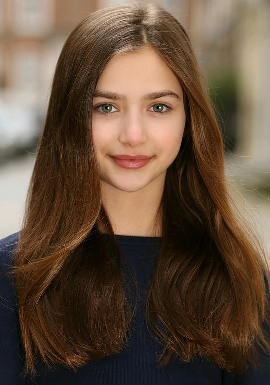 卢西娅·埃夫斯塔希奥 Lucia Efstathiou照片