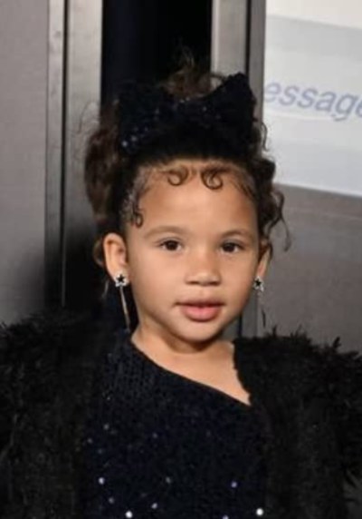 艾娃·扎里亚·李 Ava Zaria Lee照片