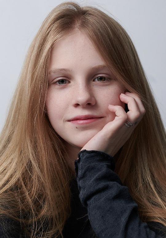 艾莉拉·布朗 Alyla Browne照片