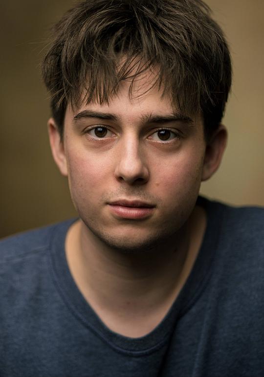 加布里埃尔·豪尔 Gabriel Howell照片