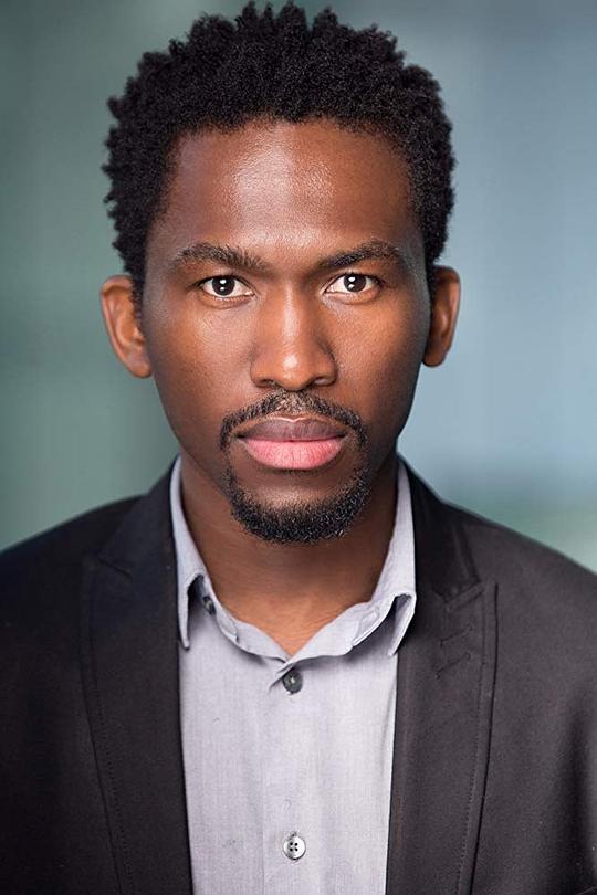 小佩里·祖鲁 Perry Zulu Jr.照片