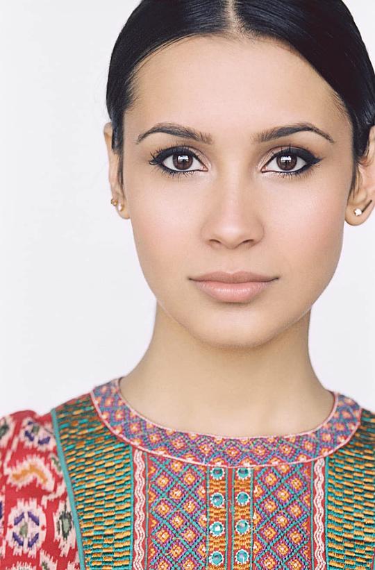 索菲娅·阿里 Sophia Ali照片