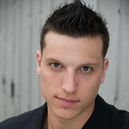 史蒂文·皮奥维森 Steven Piovesan照片