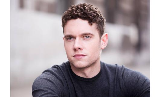 汤姆·布里特尼 Tom Brittney照片