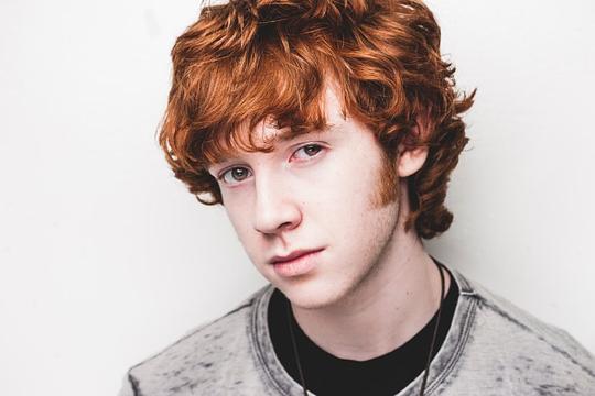 格雷森·拉塞尔 Grayson Russell照片