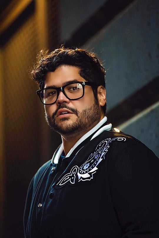 哈维·吉兰 Harvey Guillen照片