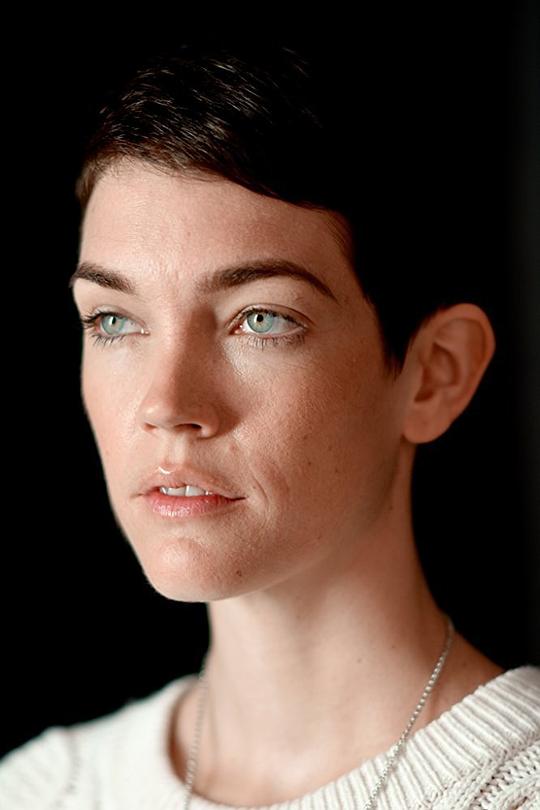 西莉亚·罗森-豪尔 Celia Rowlson-Hall照片