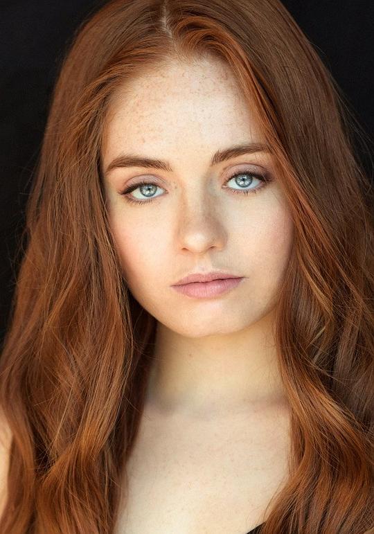 布伦娜·卢埃林 Brenna Llewellyn照片